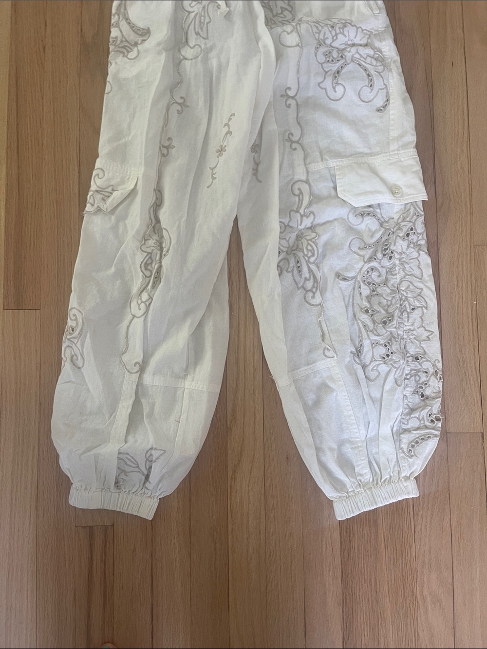 Anthropologie White Embroidered Linen Cargo Joggers for Women size XS - Picture 4 of 9